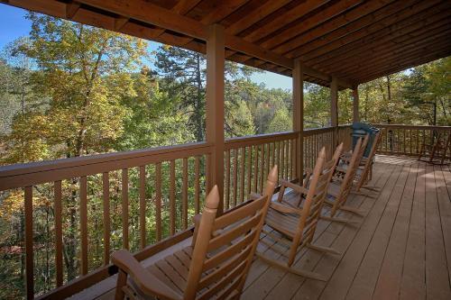 Bear Splash #409 By Aunt Bug's Cabin Rentals