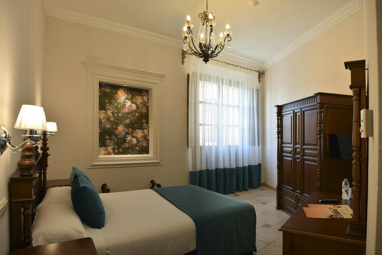 Hotel Maria De Molina