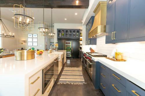 Wake & Roll - Loma Linda Luxury Lakeside Getaway