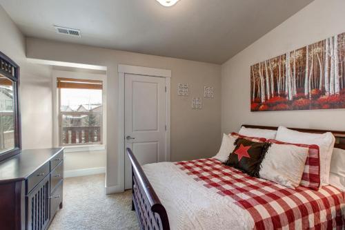 Luge Lane Luxury 5452