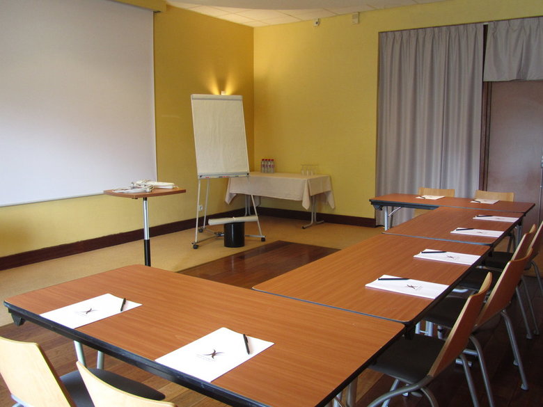 Hotel Express By Holiday Inn Grenoble - Bernin