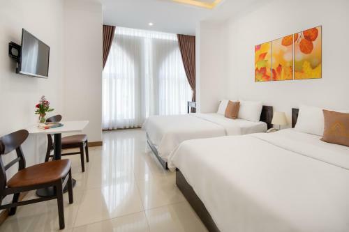 Phuong Dong Hotel And Apartment