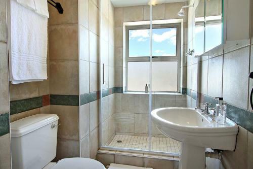 Apartamento On The Beach In Campsbay