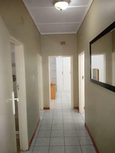 3 Bedrooms Exclusive House In Northmead