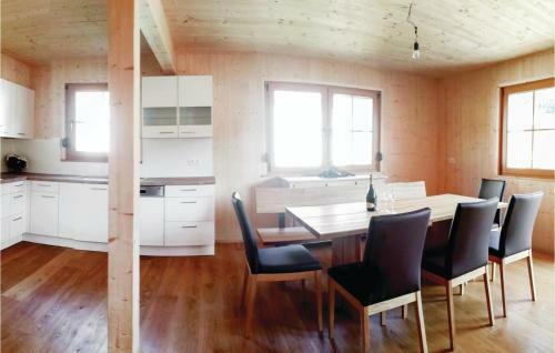 Three-bedroom Holiday Home In Altaussee