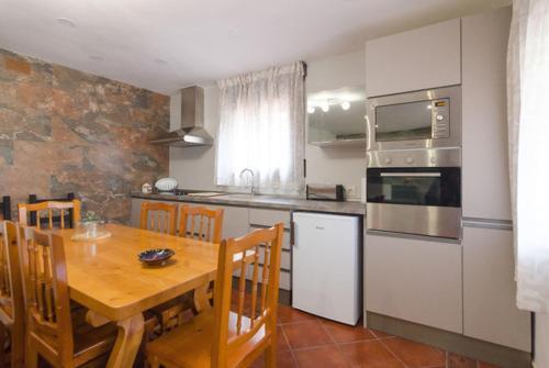 Montbarbat Villa Sleeps 8 Pool Wifi