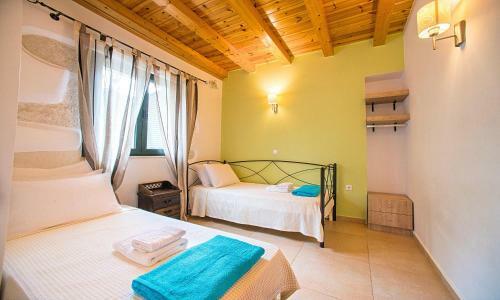 Cretan View Villa With Heated Swimming Pool