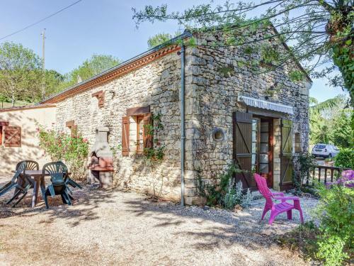 Charming Holiday Home In Prats-du-perigord With Pool