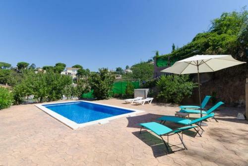Caules Villa Sleeps 6 Pool