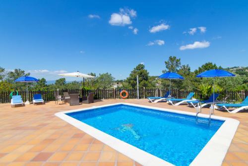 Caules Villa Sleeps 10 Pool Wifi
