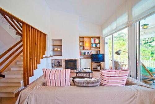 Lloret de Mar Villa Sleeps 6 Pool Wifi