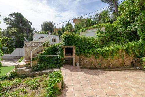 Lloret de Mar Villa Sleeps 6 Pool Wifi