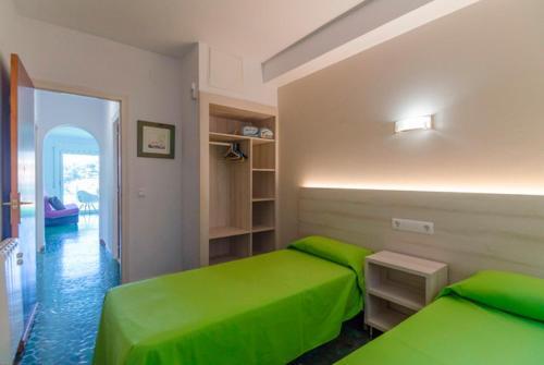 Lloret de Mar Villa Sleeps 12 Pool Wifi