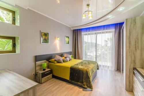 Lloret de Mar Villa Sleeps 8 Pool Air Con Wifi