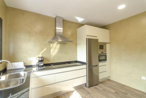 Lloret de Mar Villa Sleeps 14 Pool Wifi