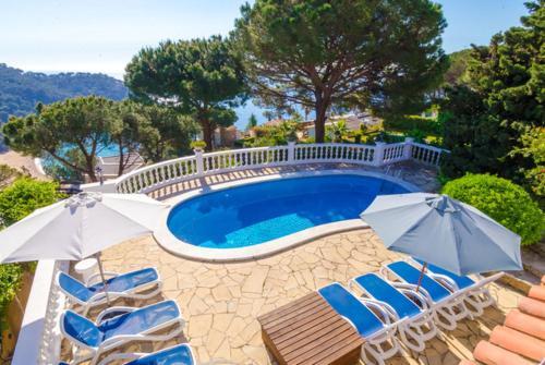 Lloret de Mar Villa Sleeps 6 Pool Wifi