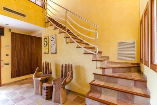 Lloret de Mar Villa Sleeps 7 Pool Air Con Wifi