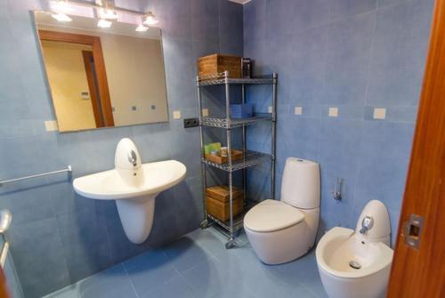 Lloret de Mar Villa Sleeps 7 Pool Air Con Wifi