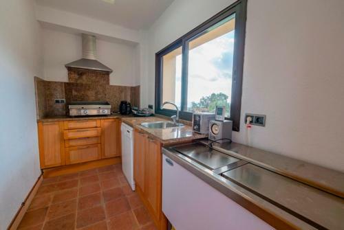 Platja D'aro Villa Sleeps 8 Pool Wifi