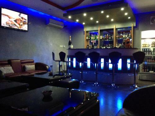 Hotel Grandbee Suites