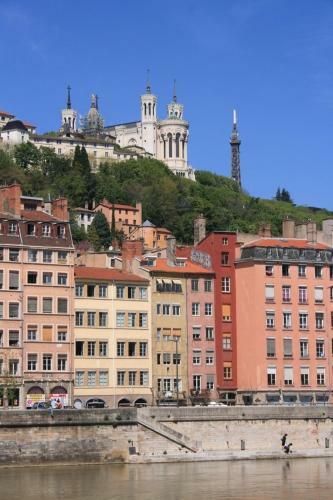 Hotel Lyon Est Logis De France
