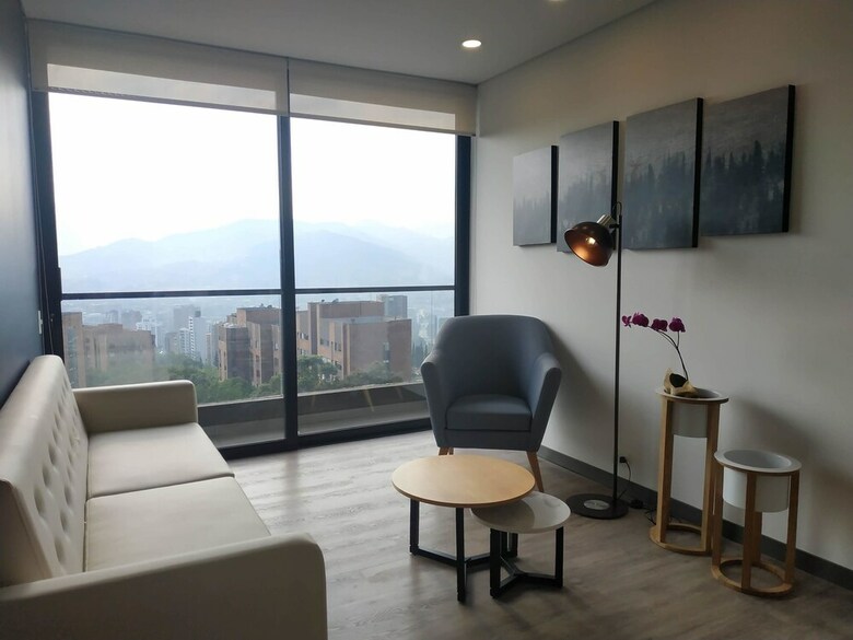 Hotel Class Suites By Colclick