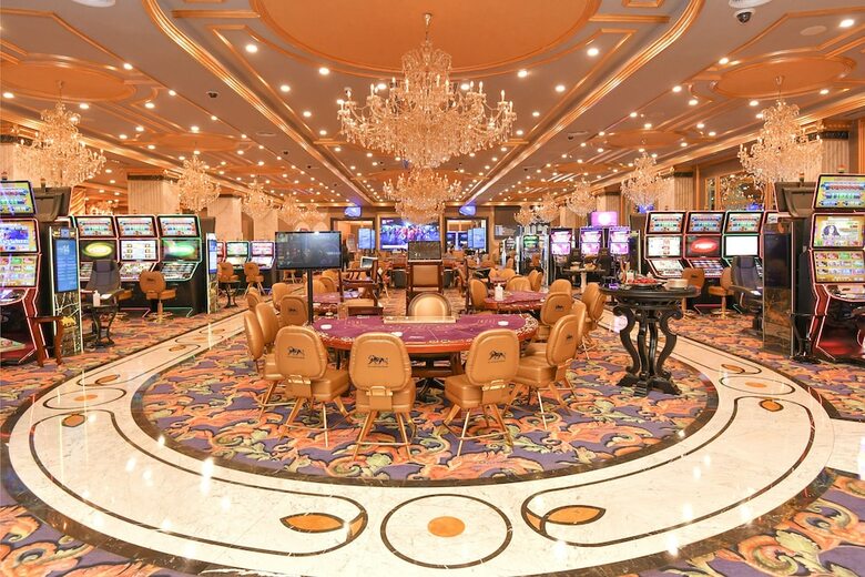 Les Ambassadeurs Hotel & Casino