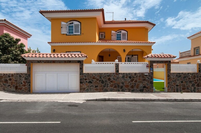 Villa With Pool In Sonnenland Q10