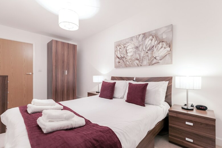 Roomspace Apartments -the Hurley