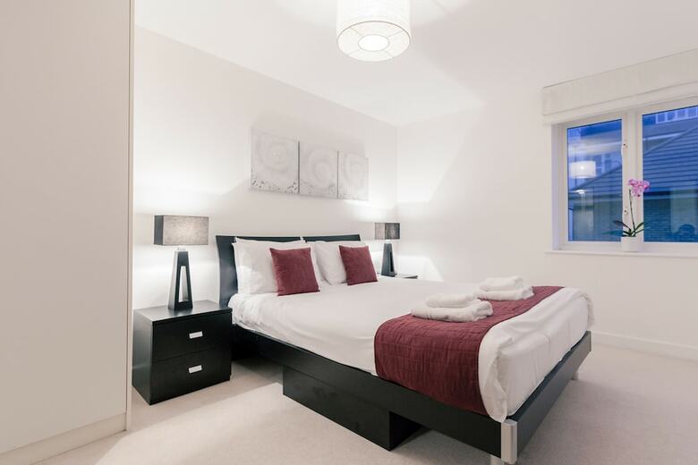 Roomspace Apartments -the Hurley
