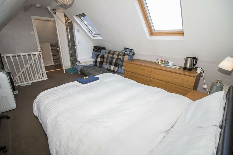 Beautiful Rooms Near Excel Center