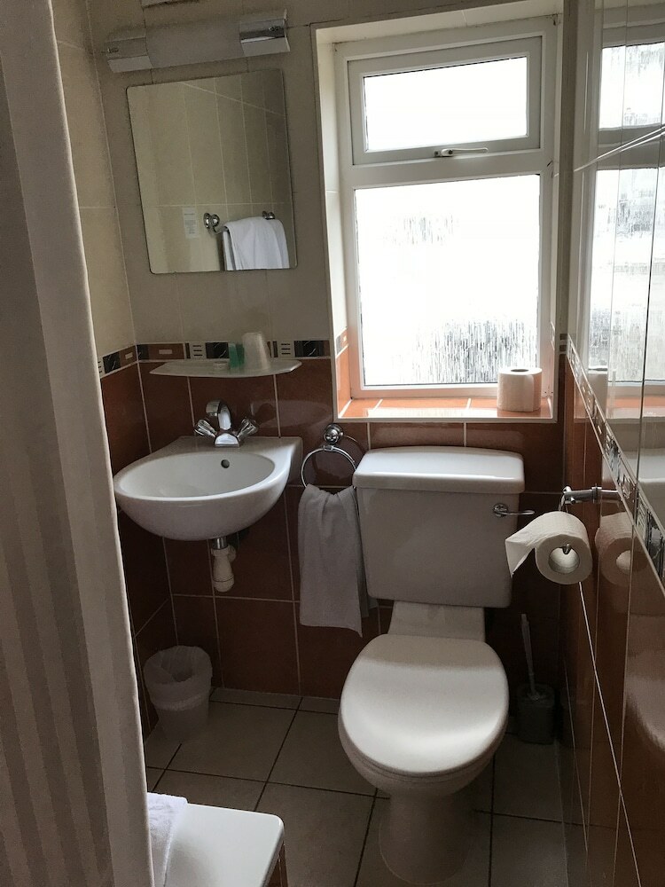 Warwick Lodge