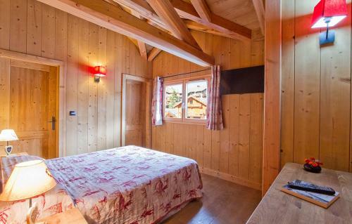 Venosc Chalet Sleeps 14 With Pool