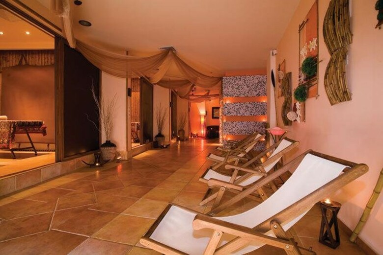 Hotel Dit Majestic Beach Resort