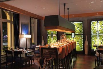 The Ritz-carlton Hotel de La Paix