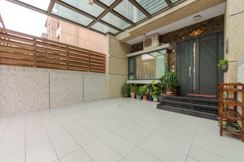 Bed & Breakfast Happy House Homestay