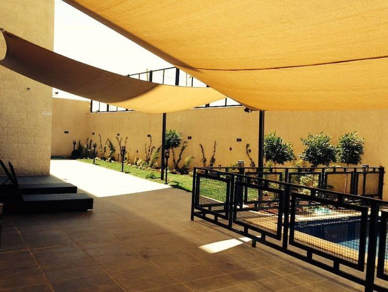 Lijam Apartments