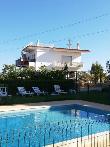 Villa Mila - 3 Bedroom Apartment With Pool