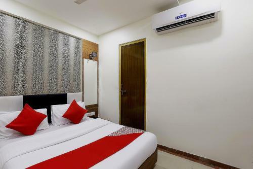 Oyo 82082 Hotel Down Town