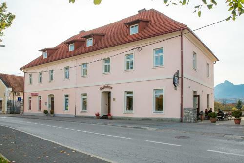 Hostal St. Hubert Hunting Lodge
