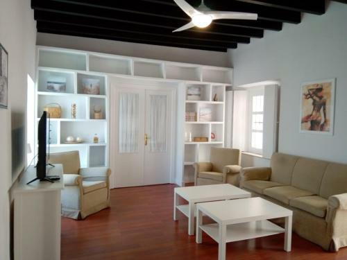 Casa Del Anticuario Apartments