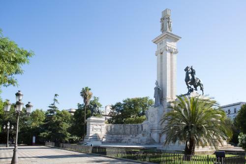 Divino Apartment By Cadiz4rentals