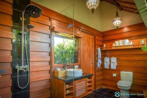 Villa Kamboja - Intimate Luxury Lovina Beach Villa