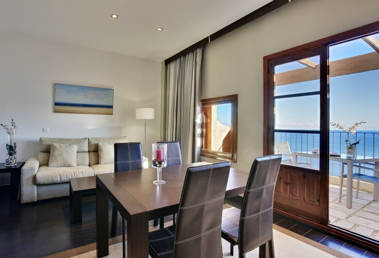 Apartamentos Pueblo Acantilado Suites