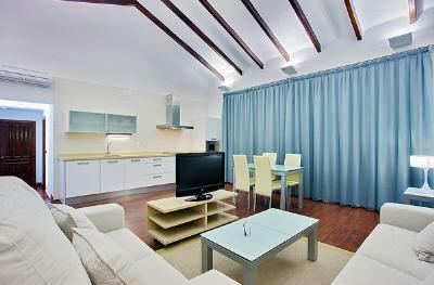 Apartamentos Pueblo Acantilado Suites