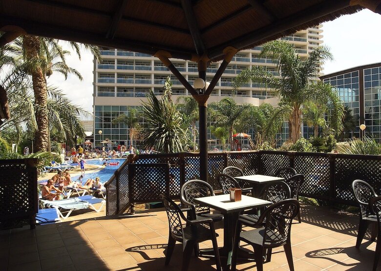 Hotel Flamingo Oasis