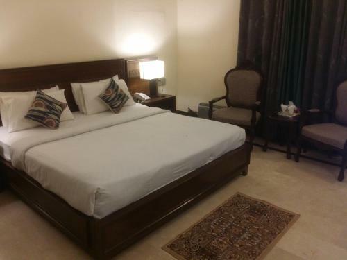 Hostal Royal Motel Guest House