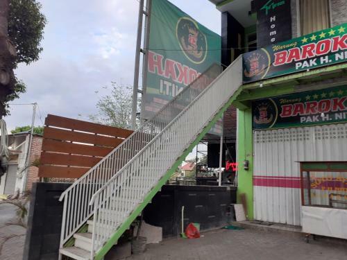 Hotel Spot On 2332 D'green Homestay