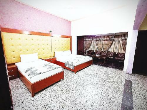 Hostal Rehaish Inn Guest House