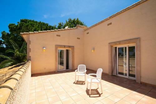 Charming 3-bed Villa In Denia First Beach Line